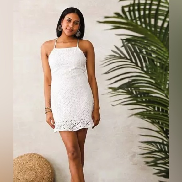 WILLOW & ROOT WHITE EYELET MINI DRESS - Picture 1 of 4